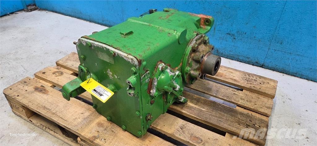 John Deere 1170 Transmissăo