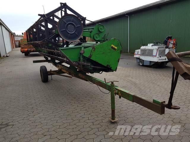 John Deere 16 Acessórios de ceifeiras debulhadoras