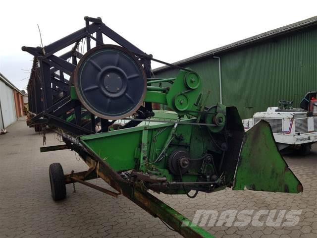 John Deere 16 Acessórios de ceifeiras debulhadoras
