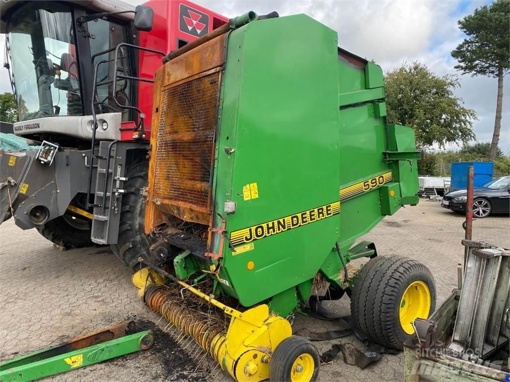 John Deere 590 Enfardadeira de rolos