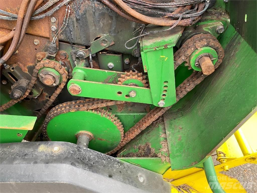 John Deere 592 Enfardadeira de rolos