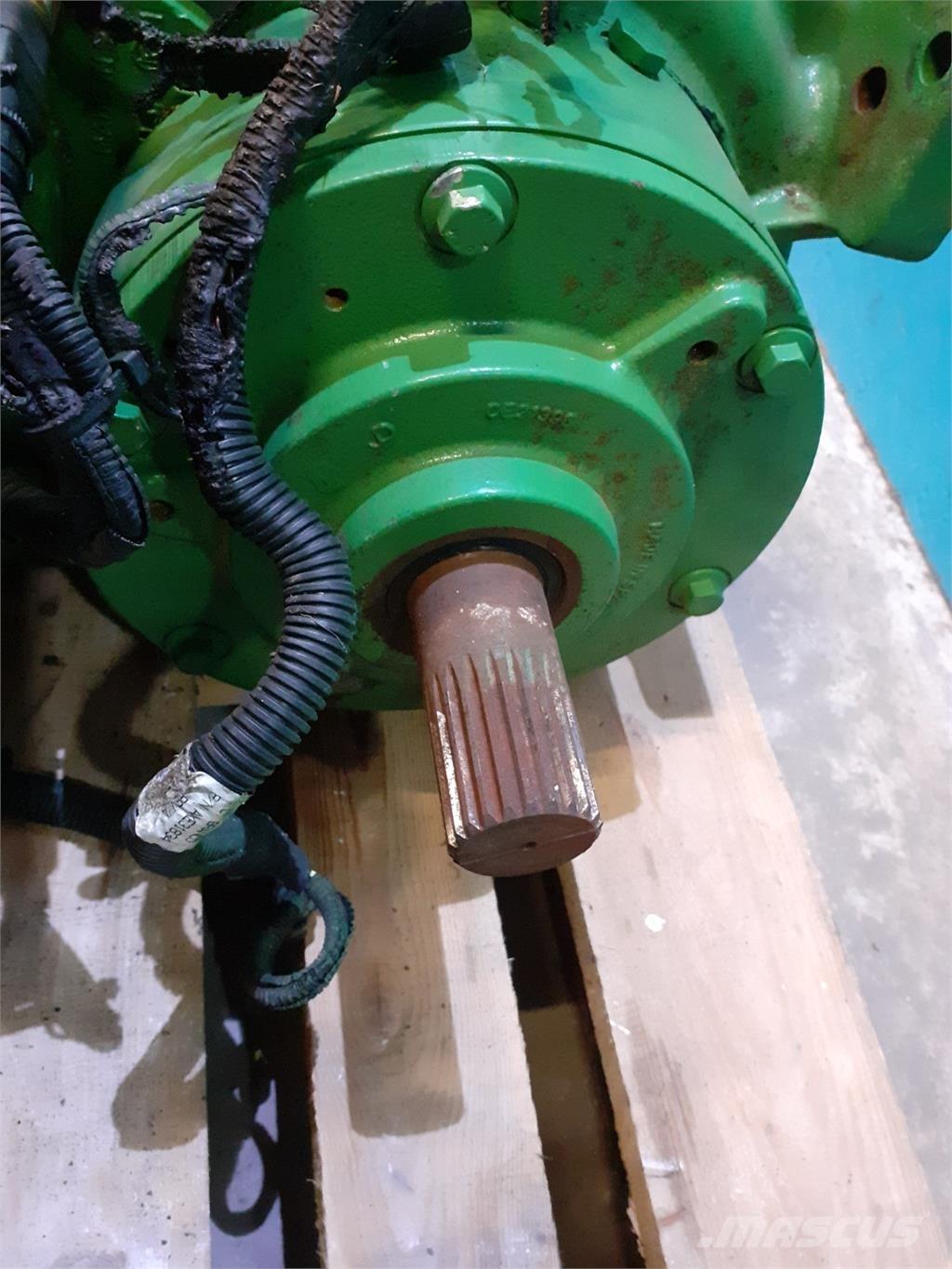 John Deere S670 Transmissăo