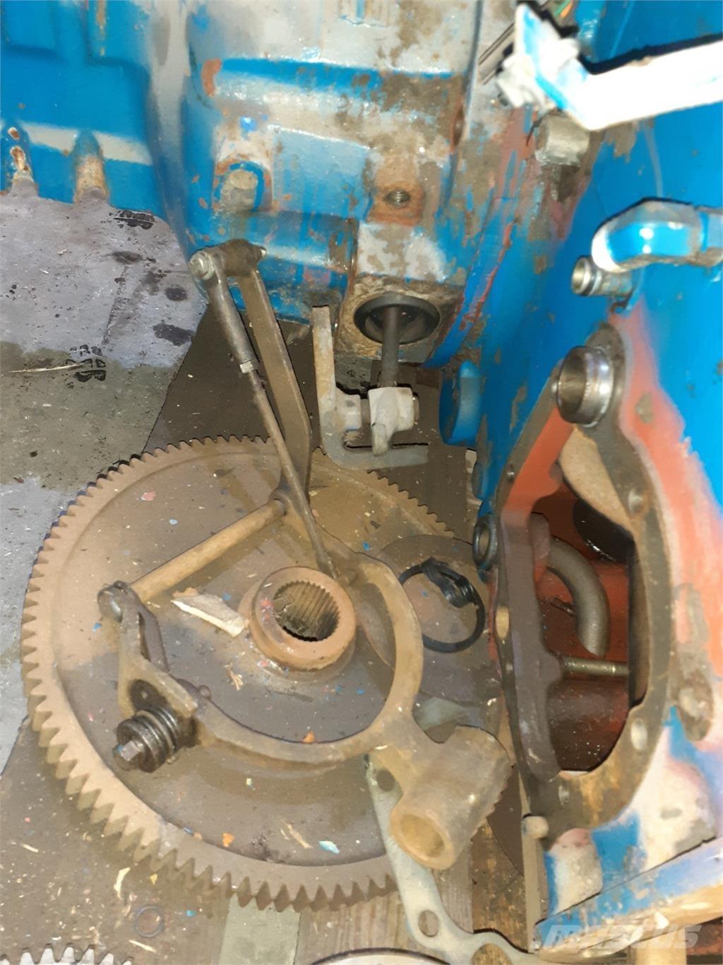 New Holland 8340 Transmissăo