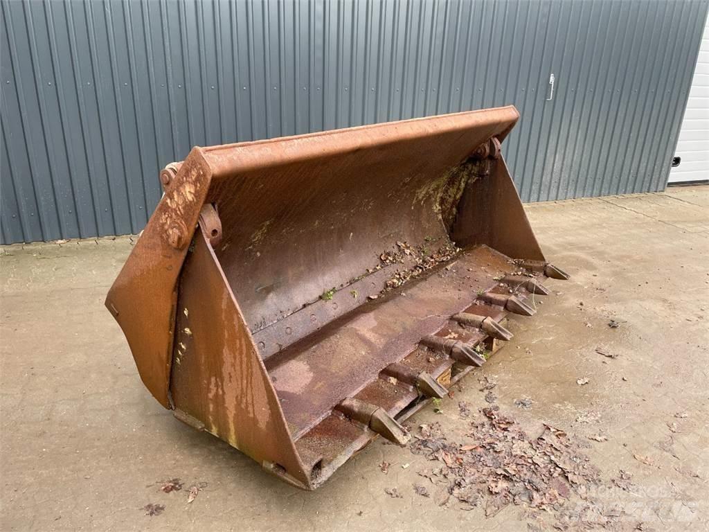  Skovl Baldes