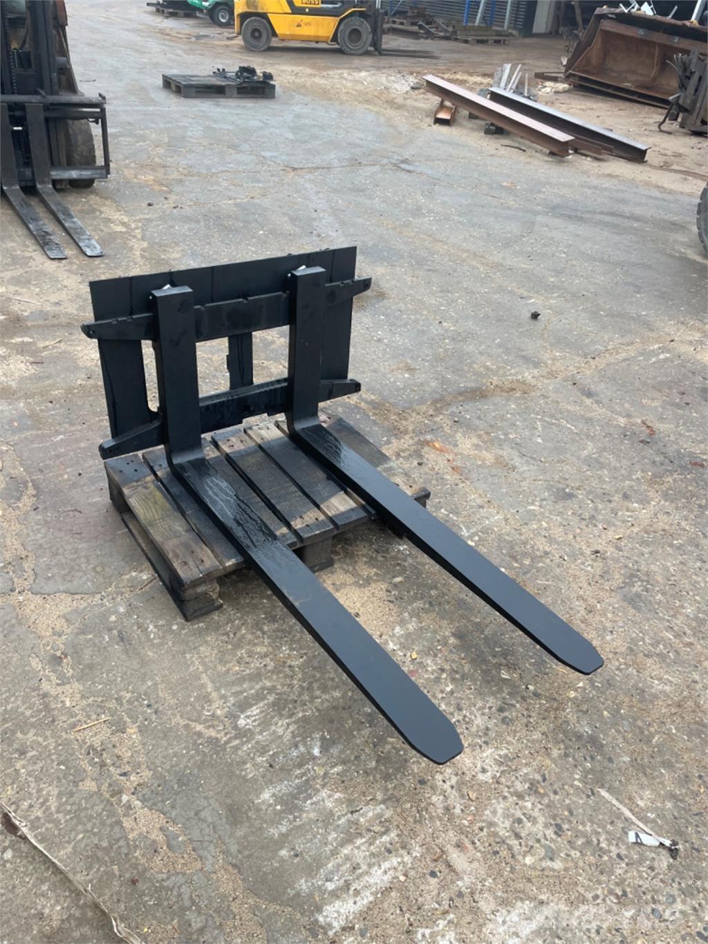 Thaler 2500kg Mini carregadoras