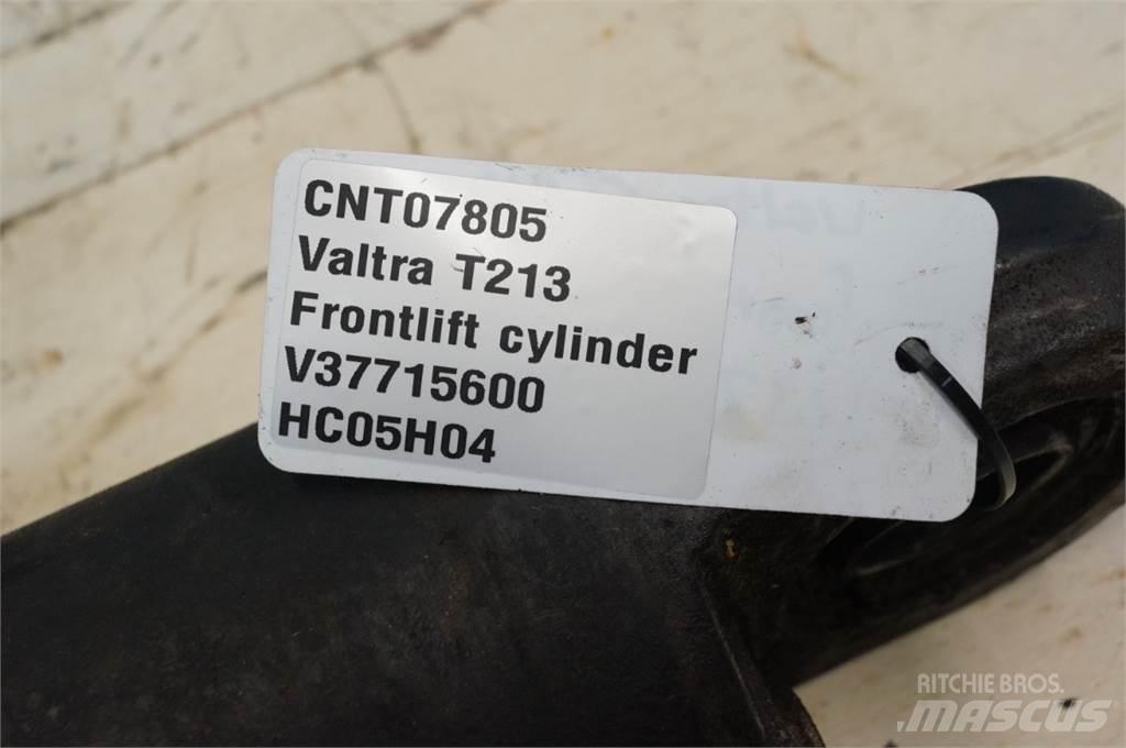 Valtra T213 Acessórios de carregadora frontal