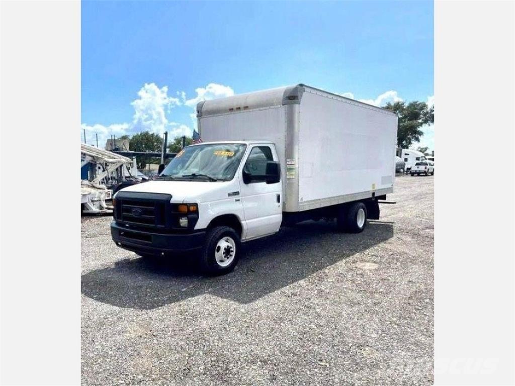 Ford E-350 Caminhões de caixa fechada