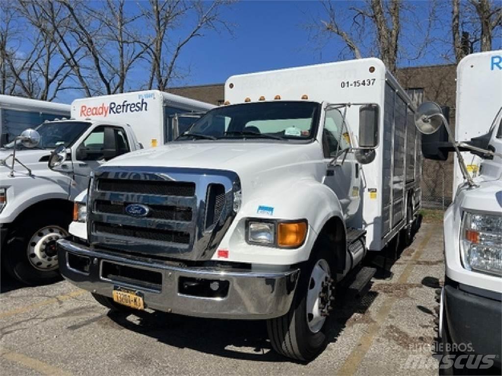 Ford F750 Caminhões de caixa fechada