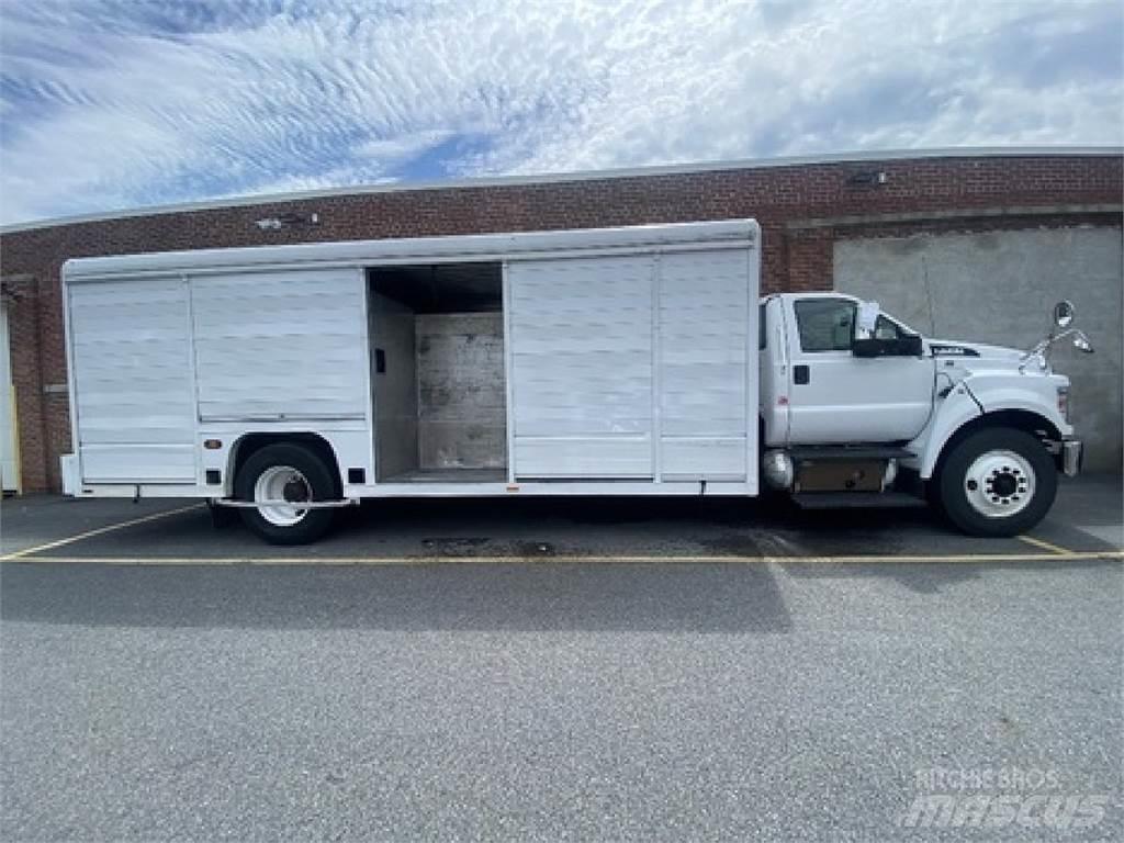 Ford F750 Camiões de entrega de bebidas