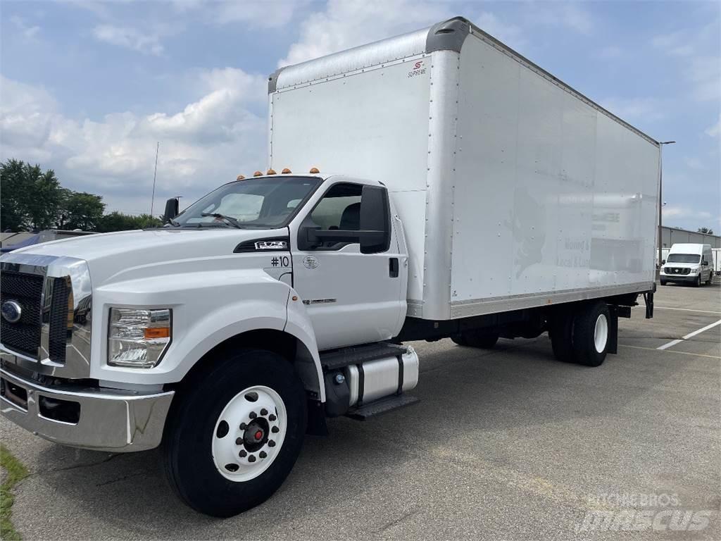 Ford F750 Caminhões de caixa fechada