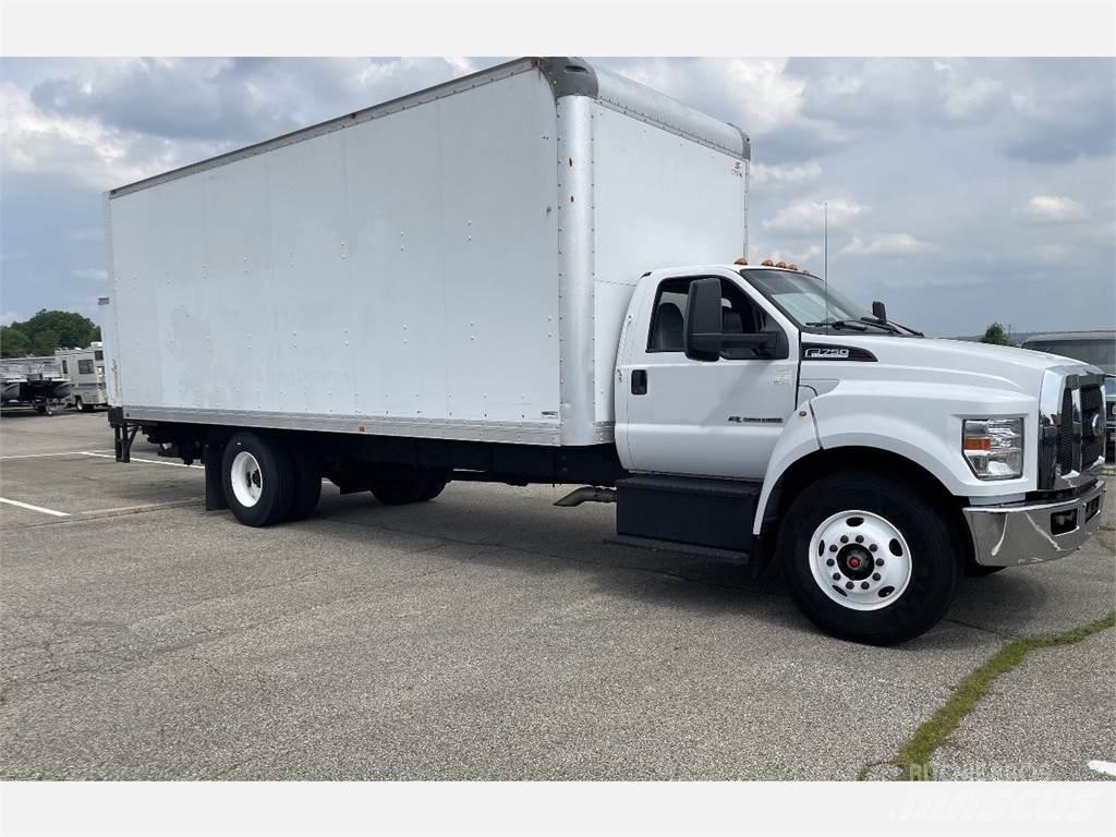 Ford F750 Caminhões de caixa fechada