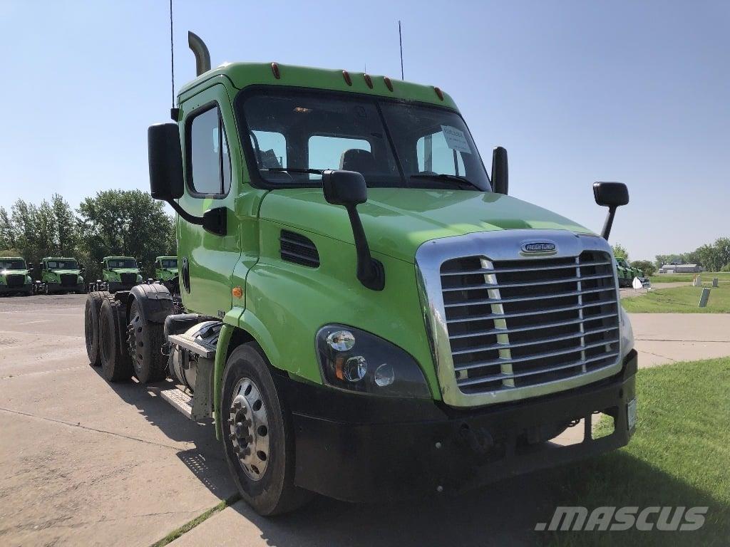 Freightliner CA113 Cavalos Mecânicos
