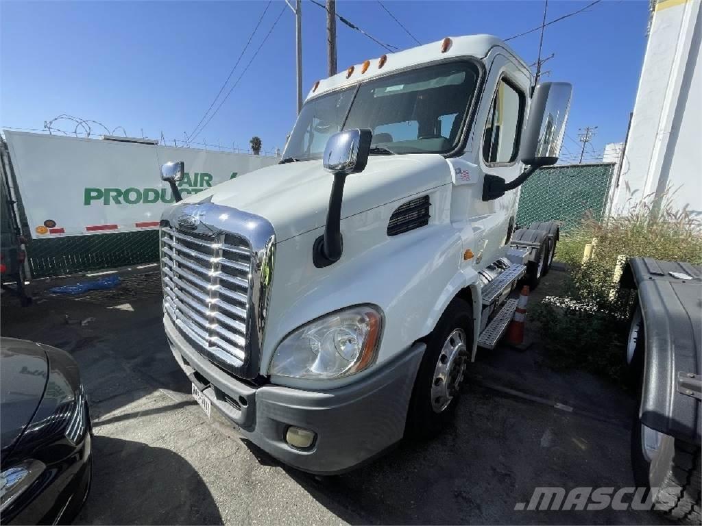 Freightliner CA113 Cavalos Mecânicos