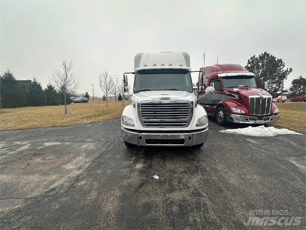 Freightliner M2 Caminhões de caixa fechada