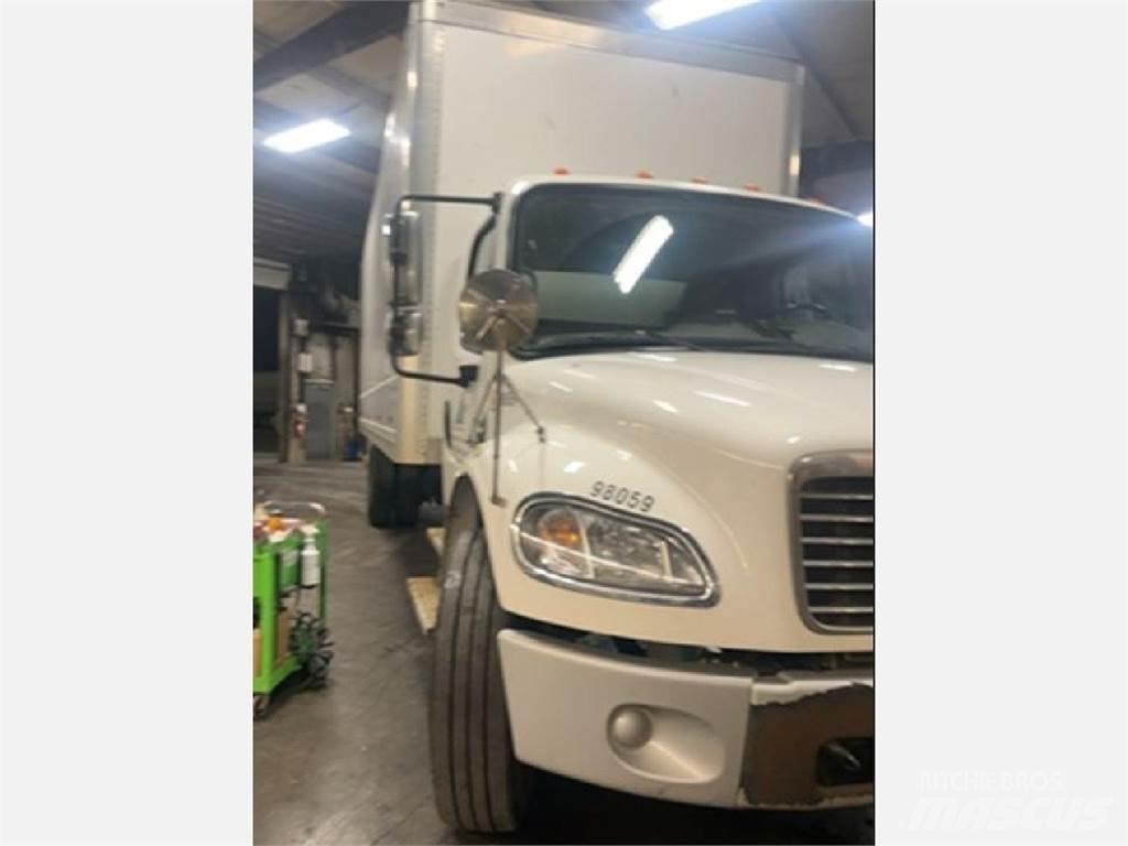 Freightliner M2 Caminhões de caixa fechada
