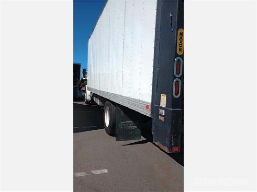 Freightliner M2 Caminhões de caixa fechada