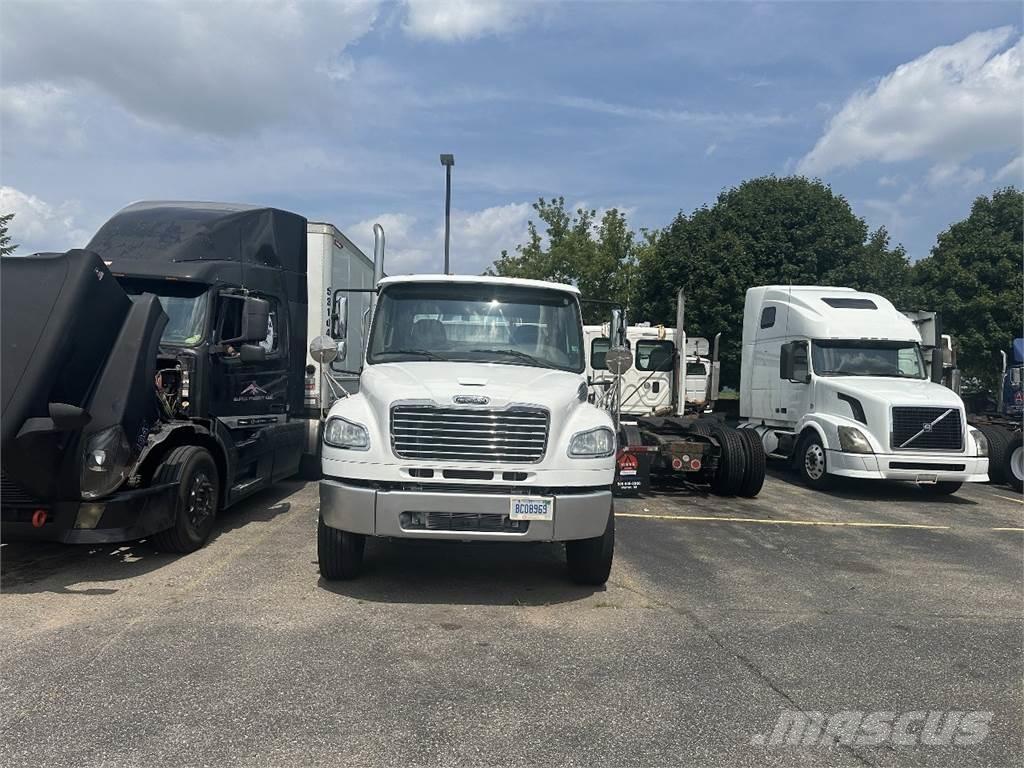 Freightliner M2 106 Cavalos Mecânicos
