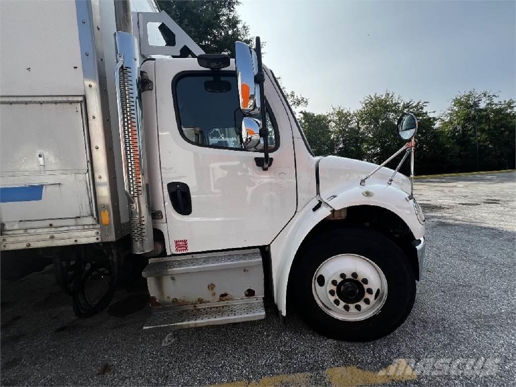 Freightliner M2-106 Caminhões de caixa fechada