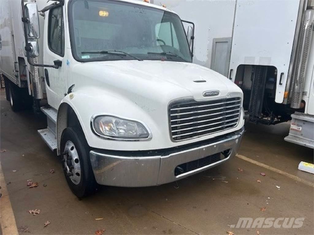 Freightliner M2-106 Caminhões de caixa fechada
