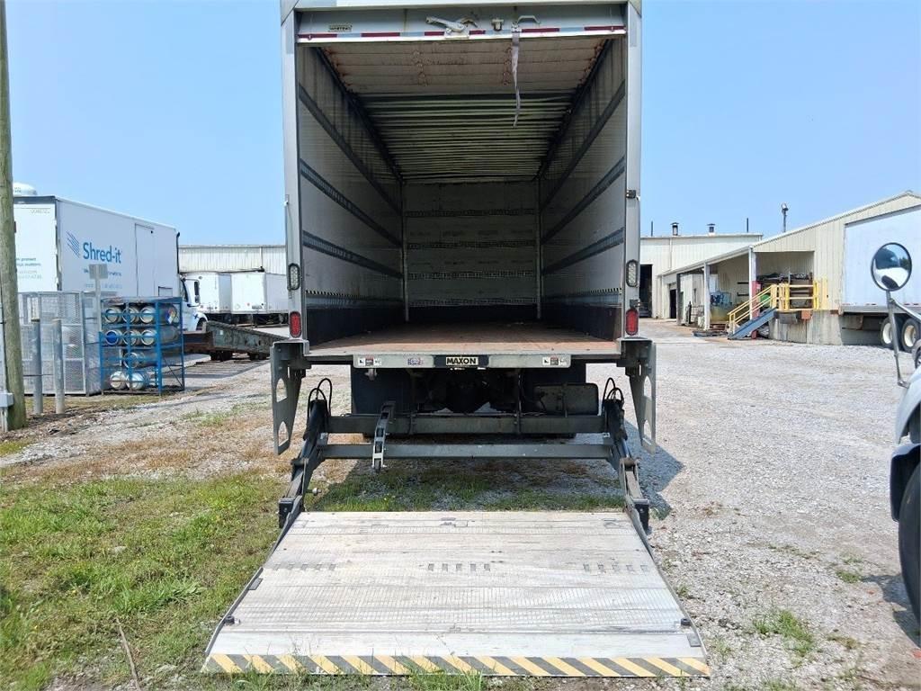 Freightliner M2-106 Caminhões de caixa fechada