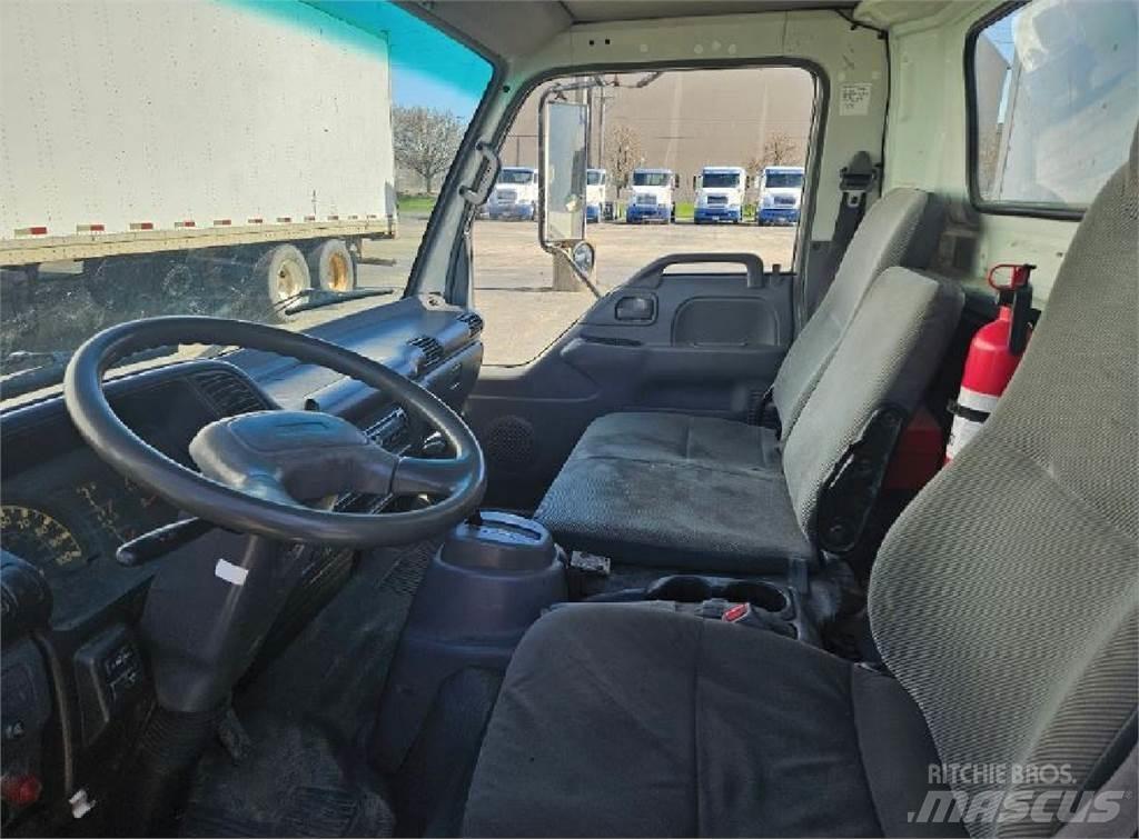 GMC W4500 Caminhões de caixa fechada