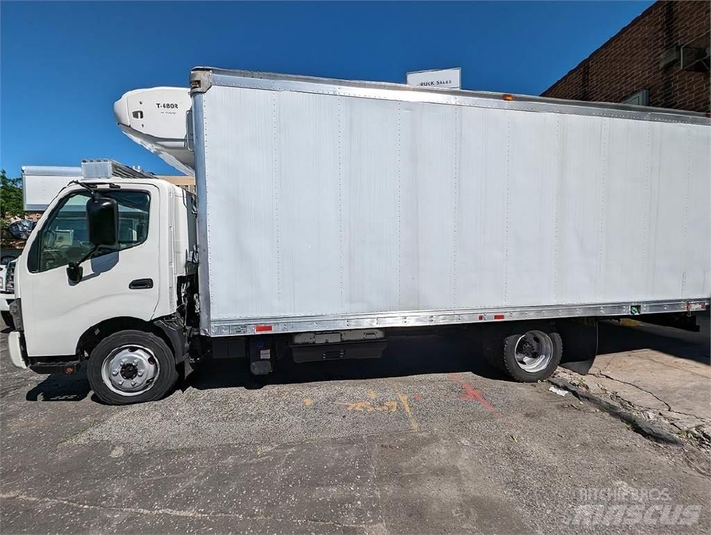 Hino 195 Caminhões caixa temperatura controlada