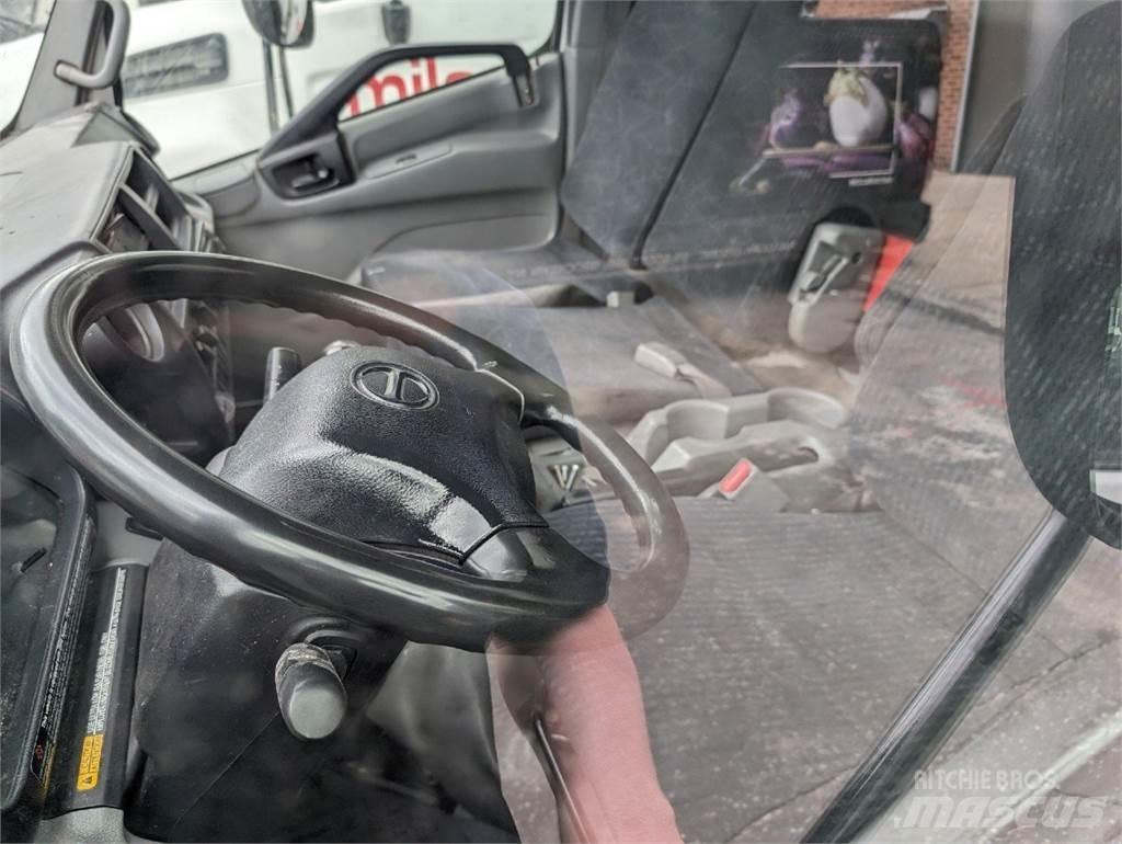 Hino 195 Caminhões caixa temperatura controlada