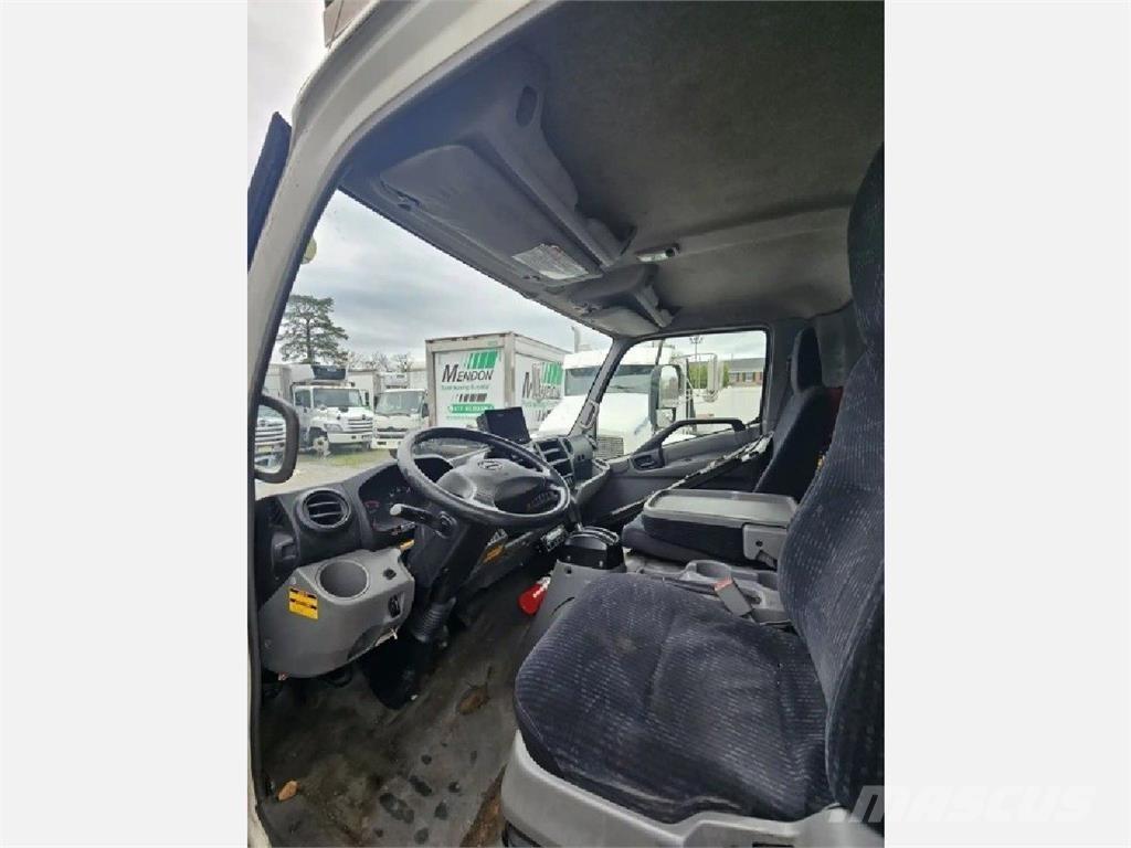 Hino 195 Caminhões caixa temperatura controlada