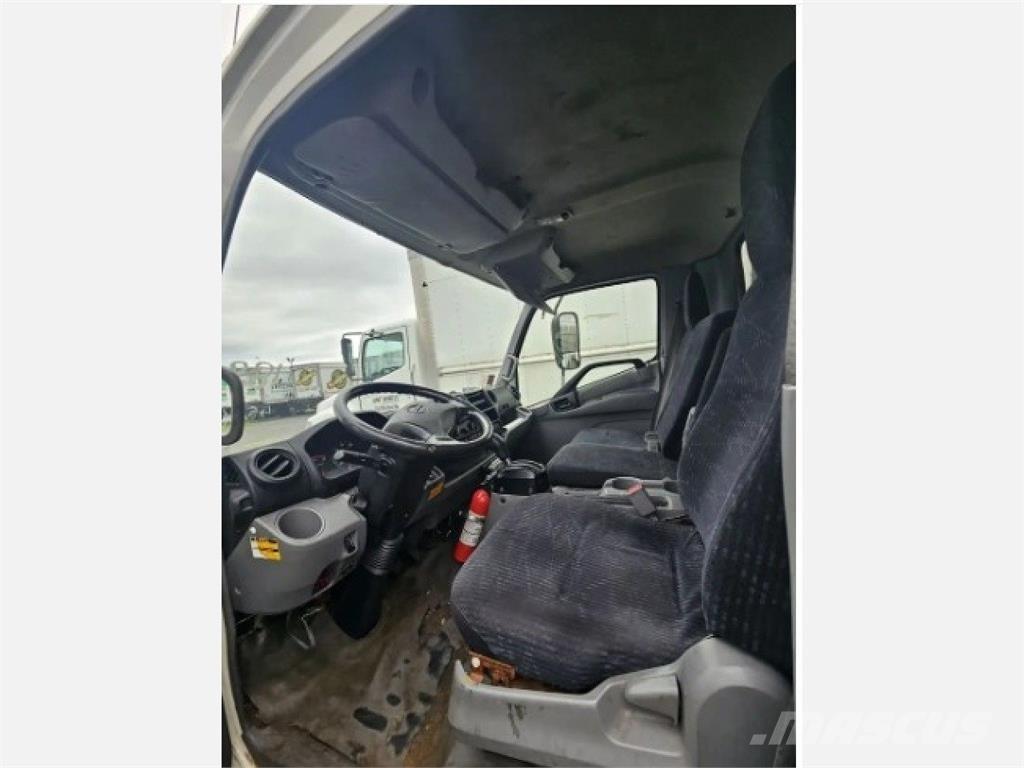 Hino 195 Caminhões caixa temperatura controlada
