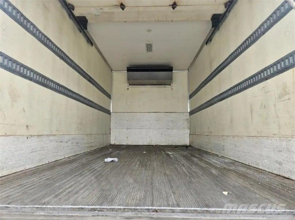 Hino 195 Caminhões caixa temperatura controlada