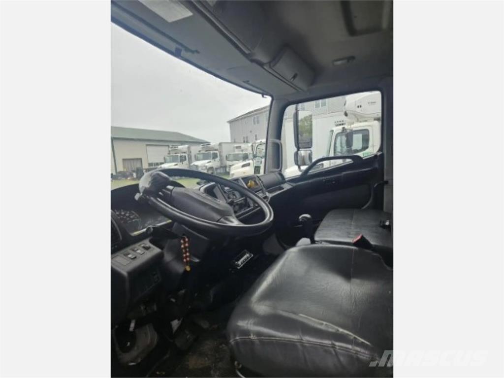 Hino 268 Caminhões caixa temperatura controlada