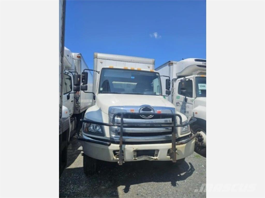 Hino 268 Caminhões de caixa fechada