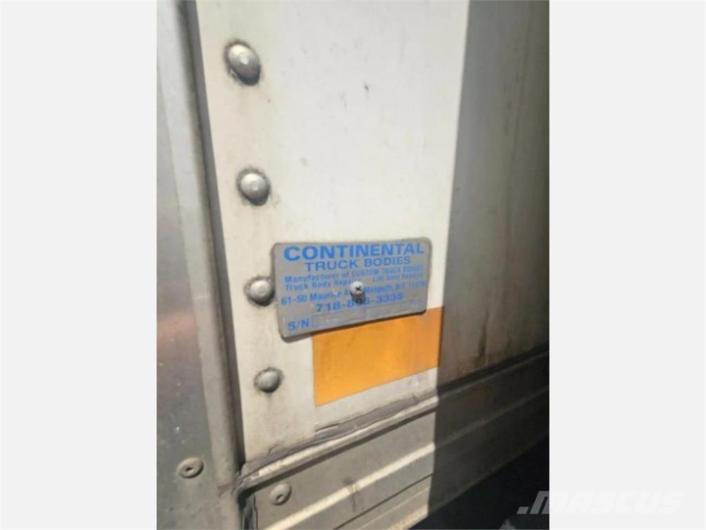 Hino 268 Caminhões de caixa fechada