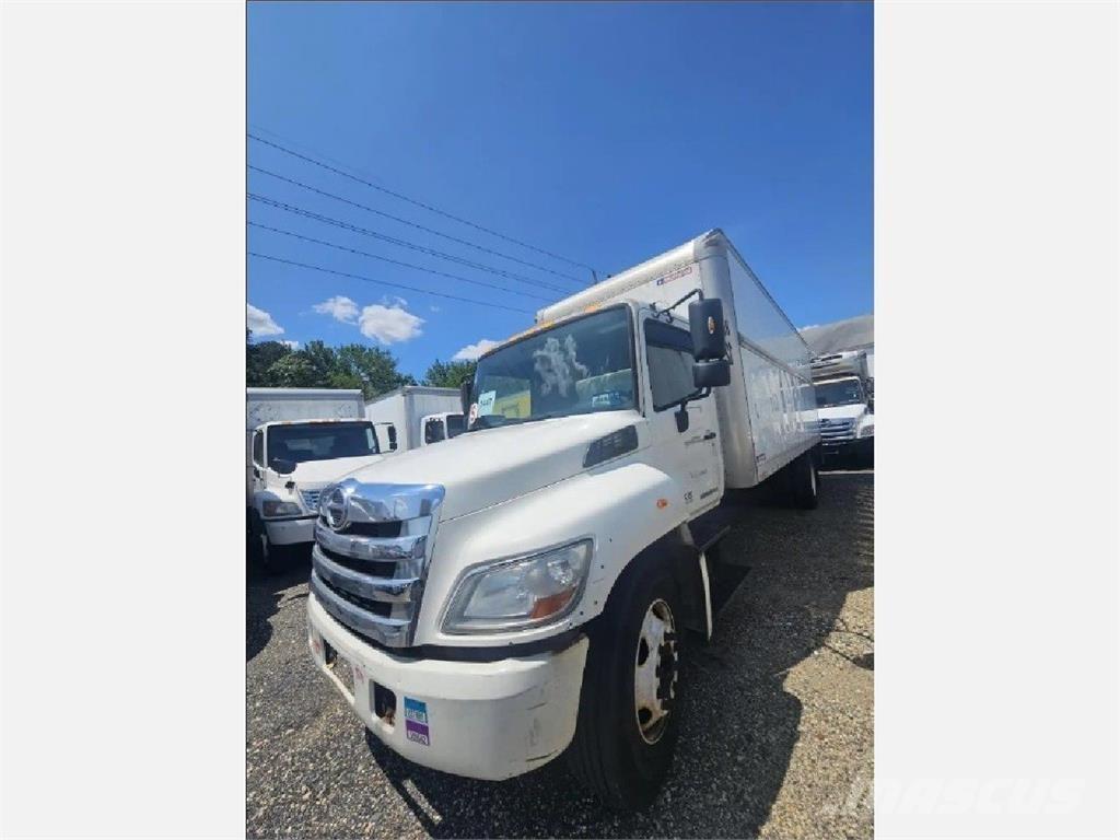 Hino 268 Caminhões de caixa fechada