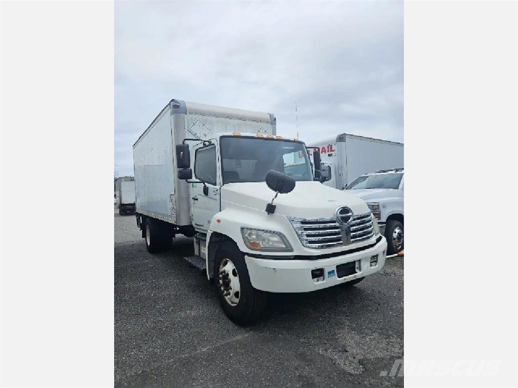 Hino 268 Caminhões de caixa fechada