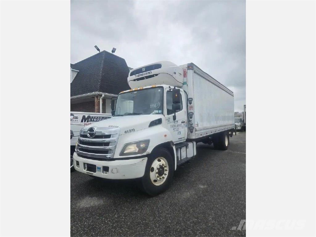 Hino 338 Caminhões caixa temperatura controlada