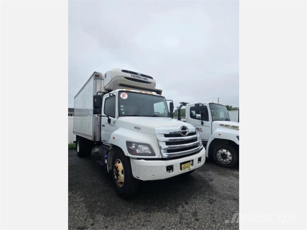 Hino 338 Caminhões caixa temperatura controlada