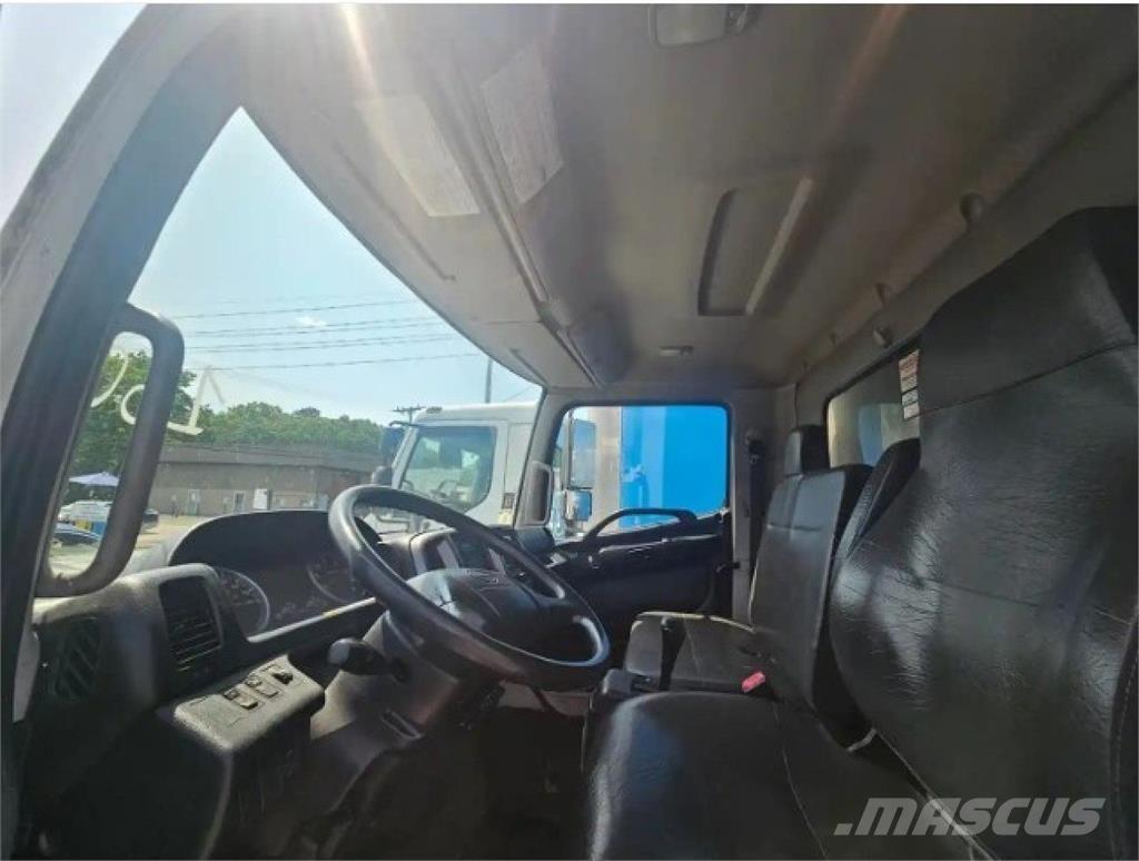 Hino 338 Caminhões caixa temperatura controlada