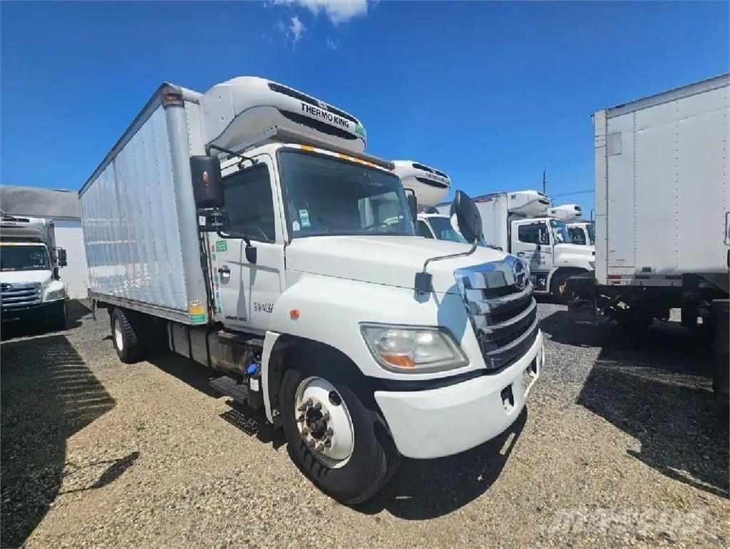 Hino 338 Caminhões caixa temperatura controlada