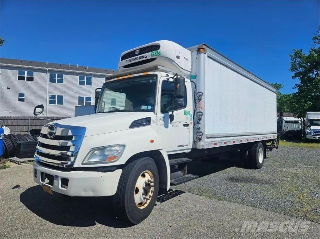Hino 338 Caminhões caixa temperatura controlada