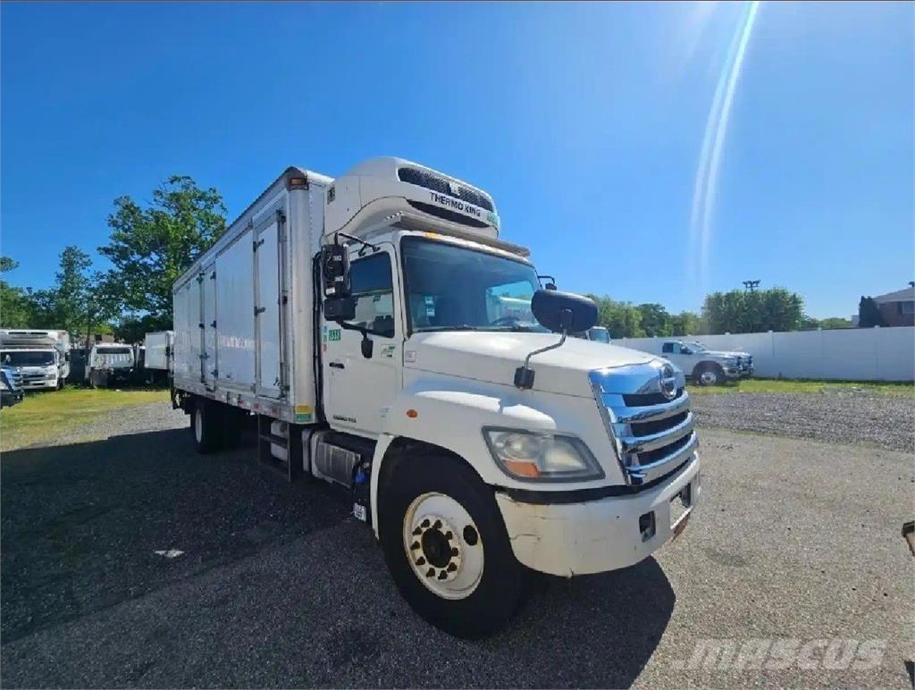 Hino 338 Caminhões caixa temperatura controlada