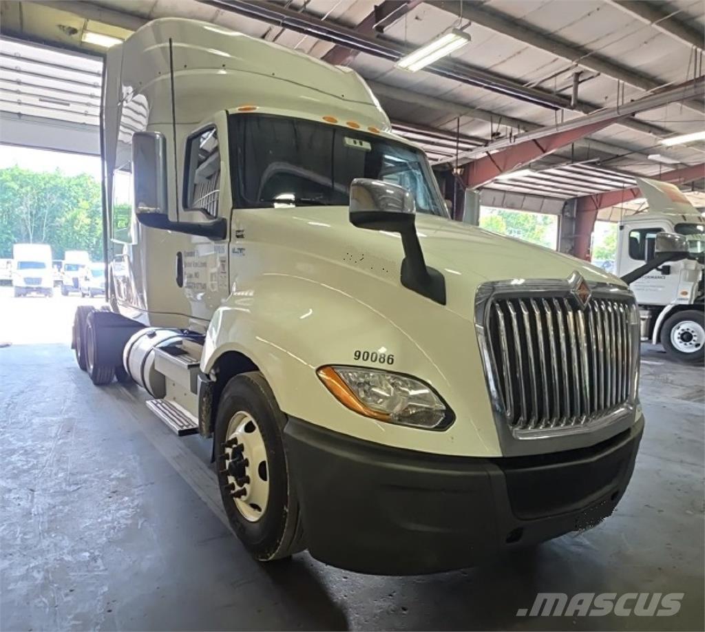 International LT Cavalos Mecânicos