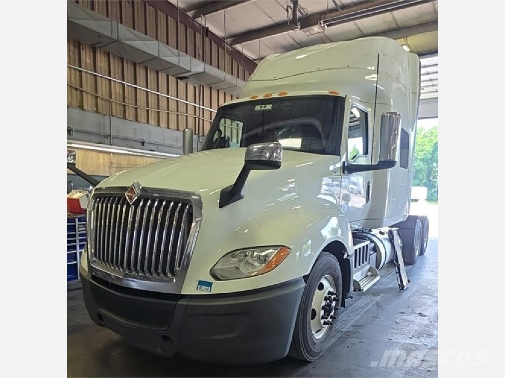 International LT Cavalos Mecânicos