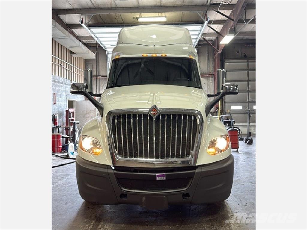 International LT625 Cavalos Mecânicos