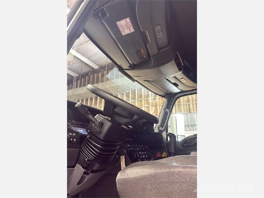 International LT625 Cavalos Mecânicos