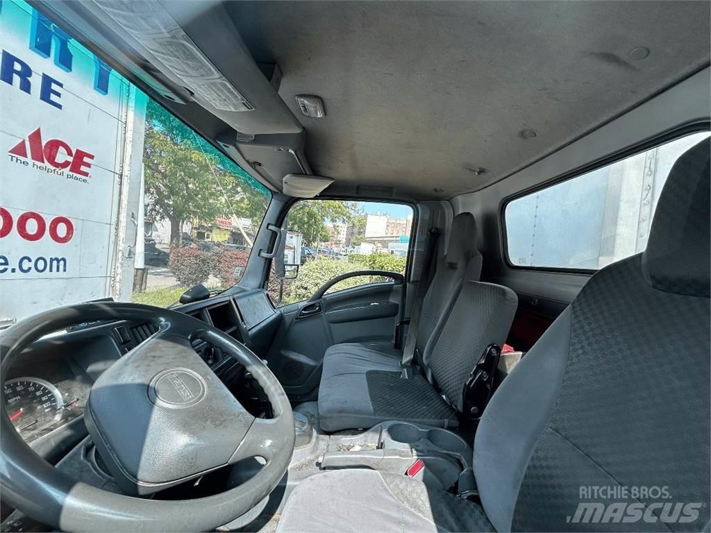 Isuzu NQR Caminhões caixa temperatura controlada