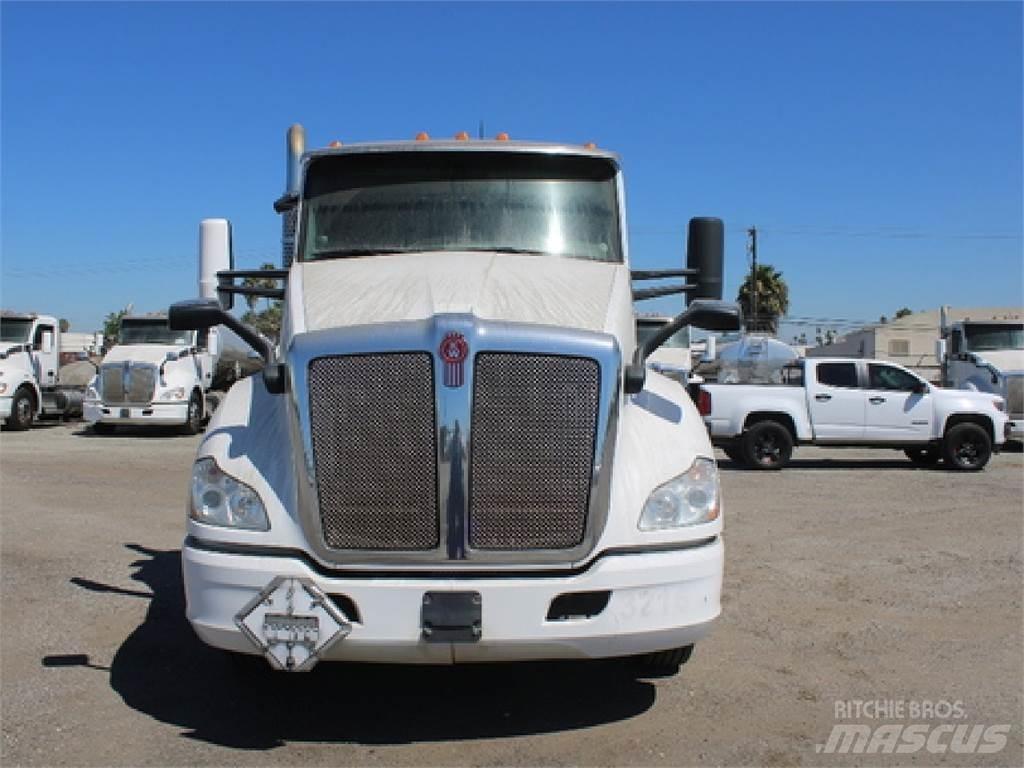 Kenworth T680 Camiões de chassis e cabine