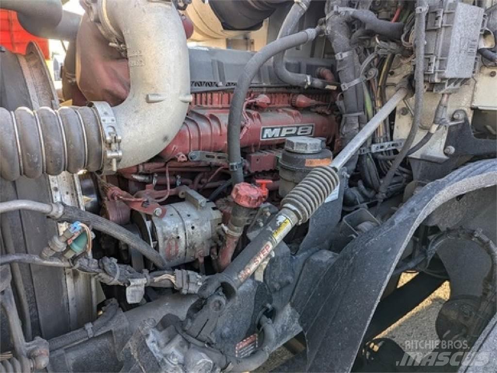 Mack AN64T Cavalos Mecânicos