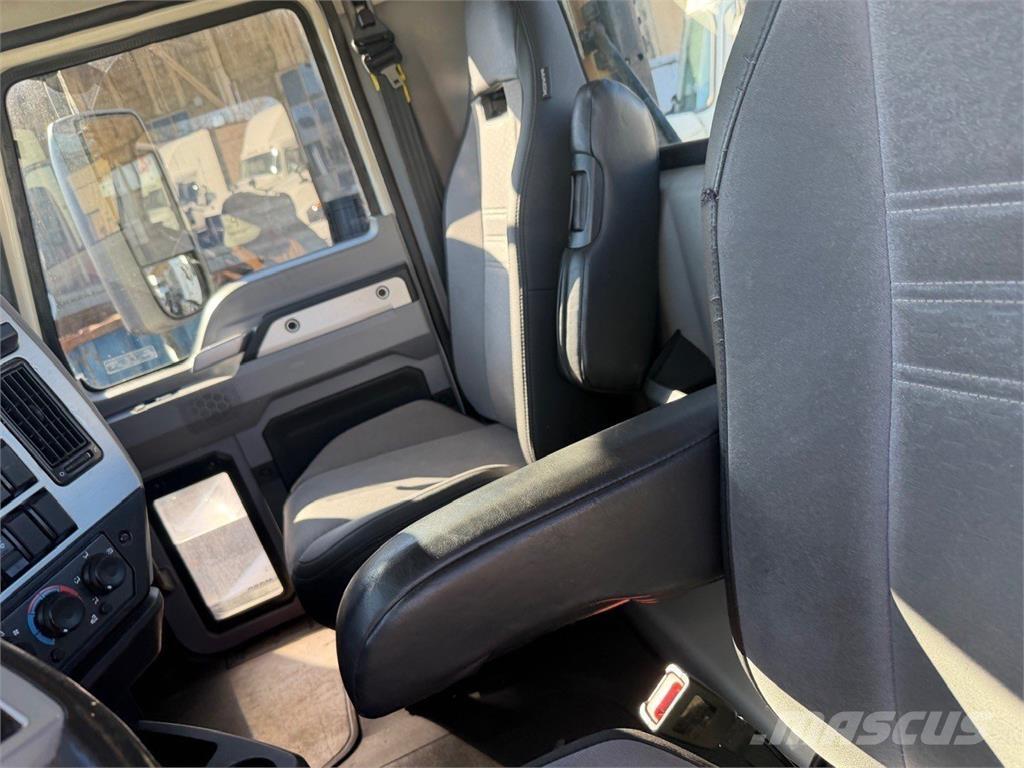 Mack AN64T Cavalos Mecânicos