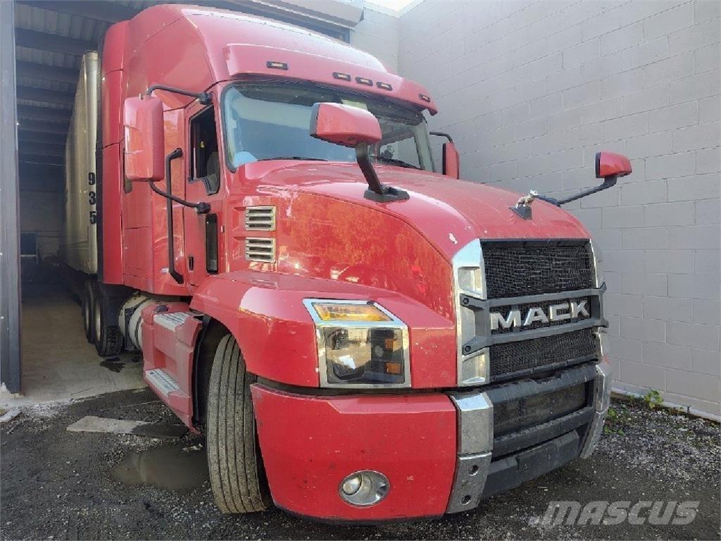 Mack Anthem 64T Cavalos Mecânicos